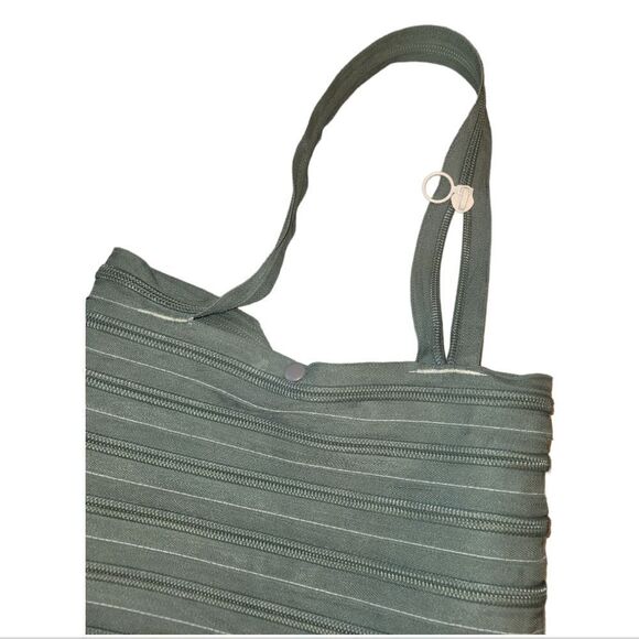 Zip It Deep Olive Camo Green Zippered Shoulder Bag Tote Purse - Picture 4 of 11